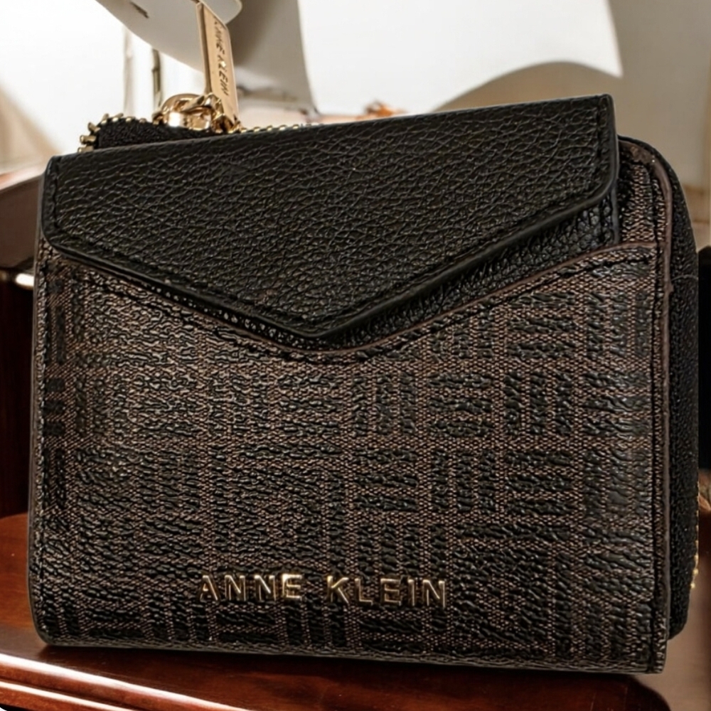 Anne KleinEnvelope Flap Curved Wallet